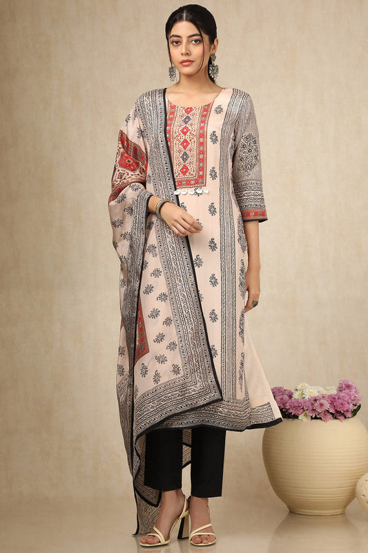 Cream Muslin Ethnic Motifs Suit Set With Sequins